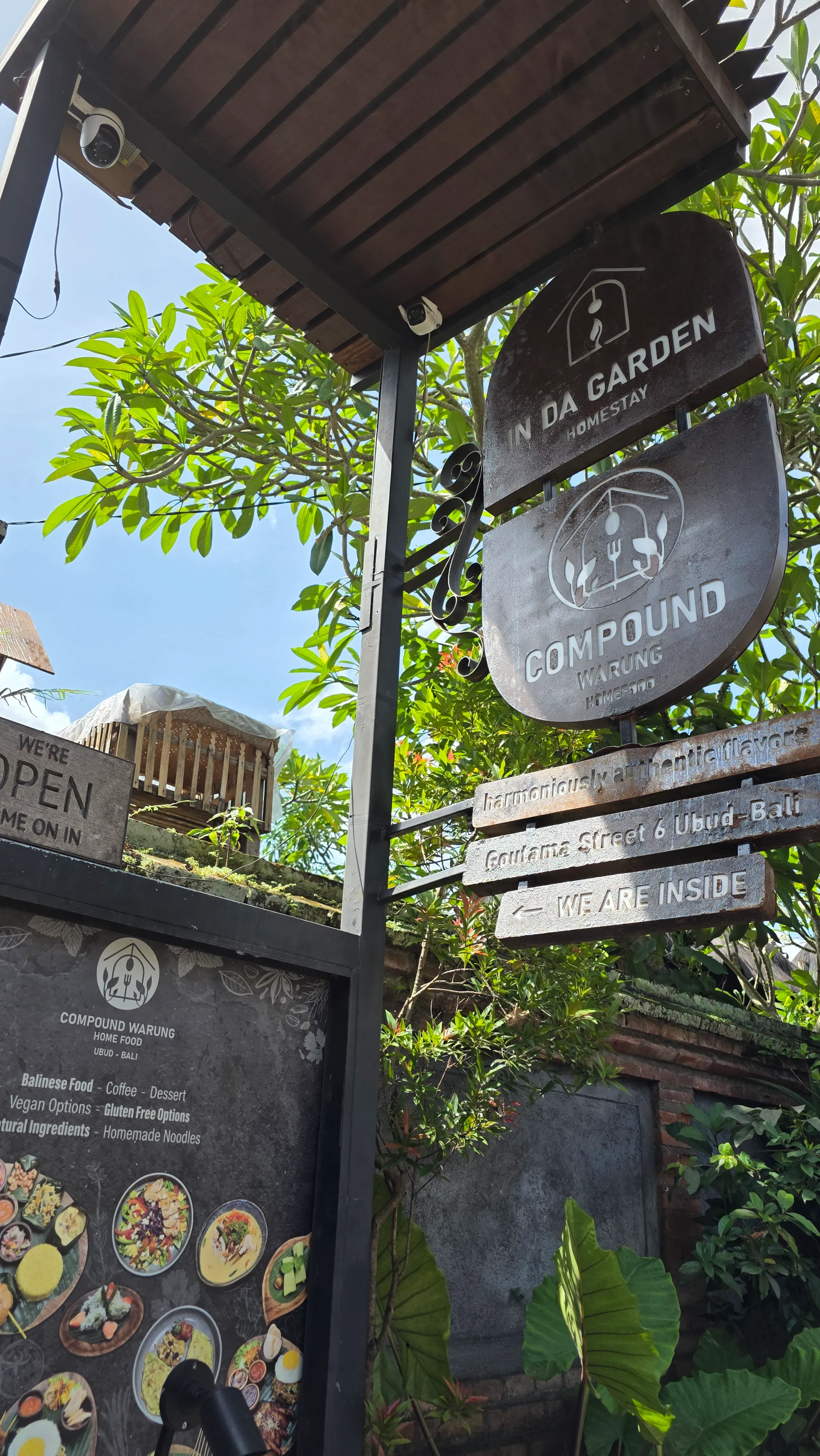 컴파운드 와룽(Compound Warung)