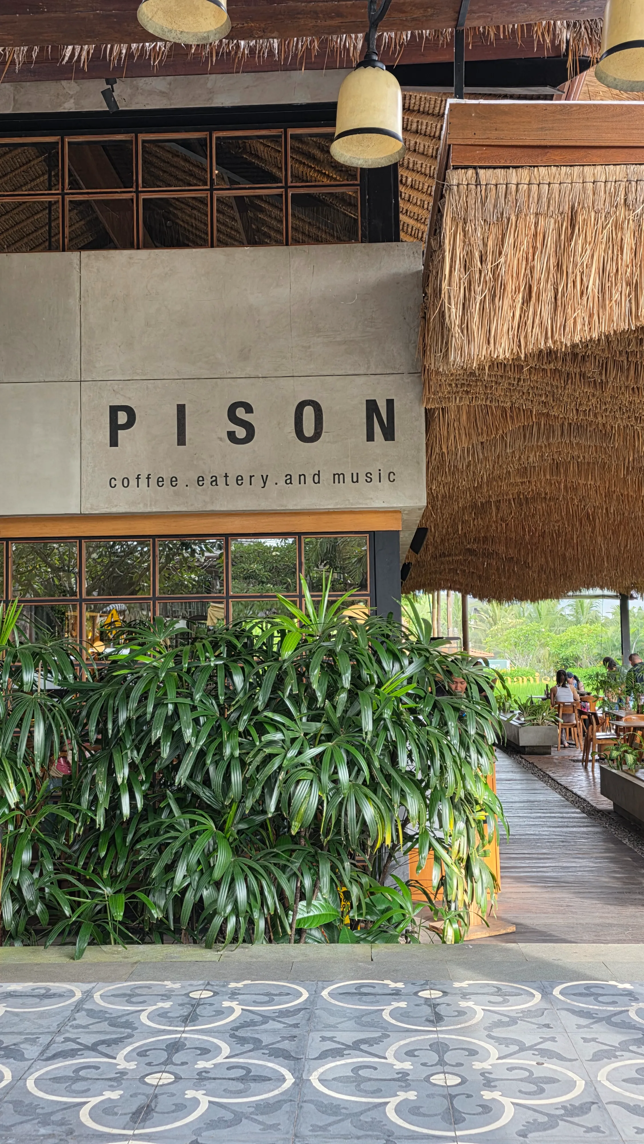 피손 우붓(Pison Ubud)