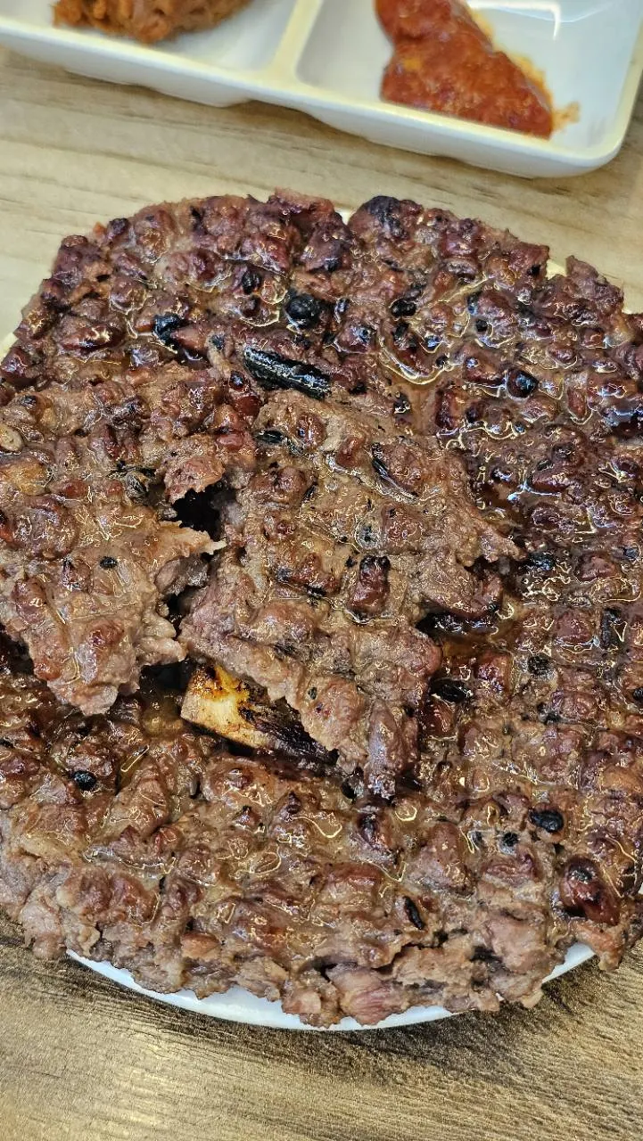 성식당 기본 떡갈비 가까이 본 모습